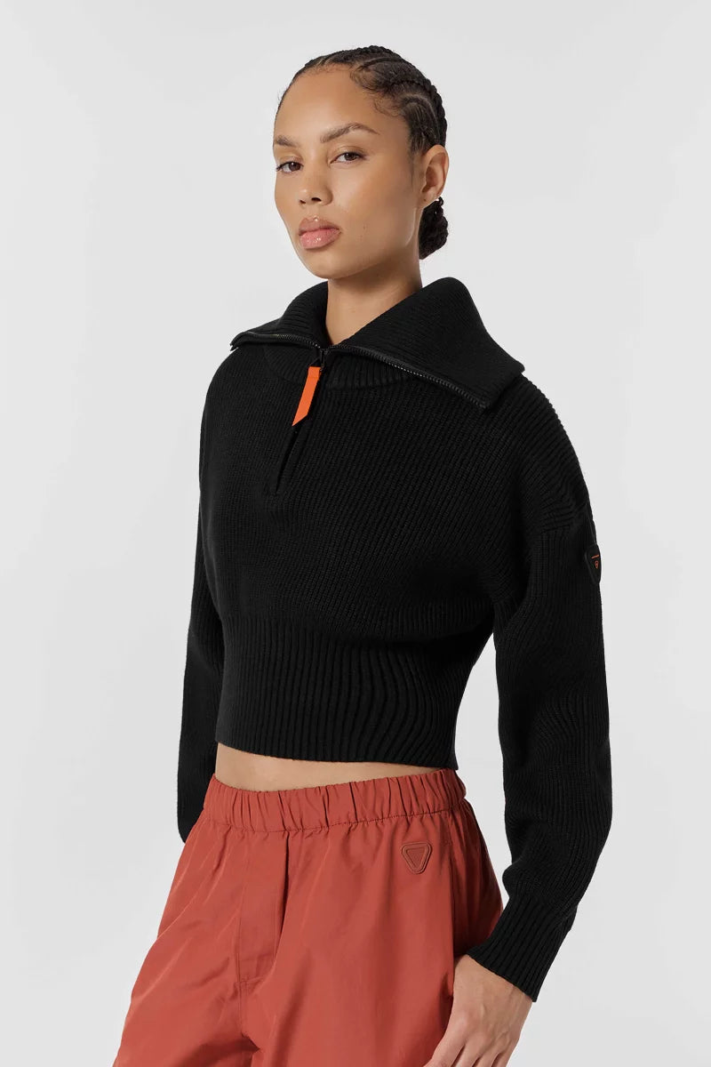 Pull Divina coupe cropped
